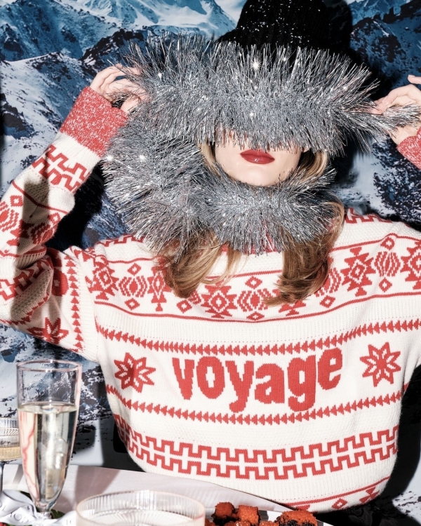 Где купить забавный новогодний свитер?