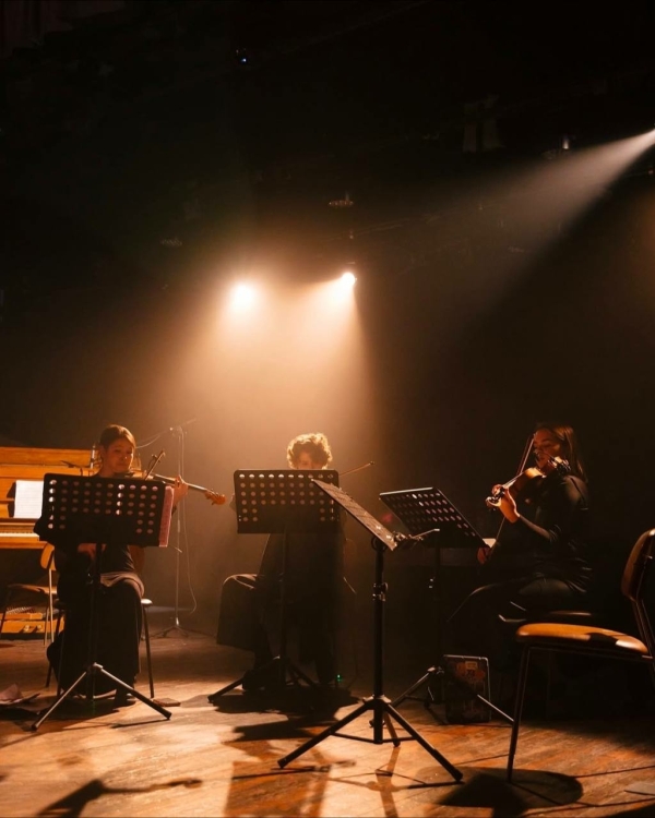 Дресс-код — сюрреализм? На балу у Sorelle