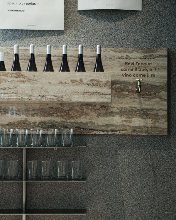 «Оливье», «Шуба» и икра: 10 ресторанов Москвы