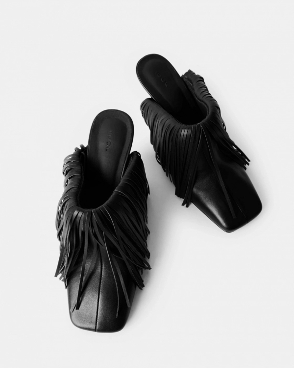 Шик и блеск! Выбираем нарядные туфли для