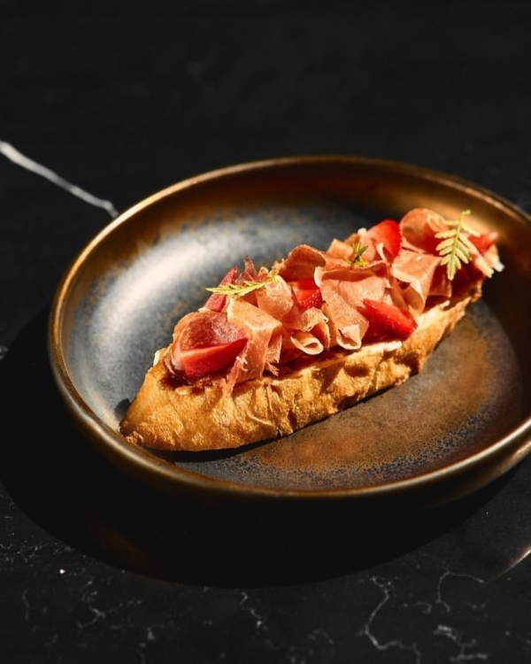 Пока часы двенадцать бьют. Новогодние программы 2025