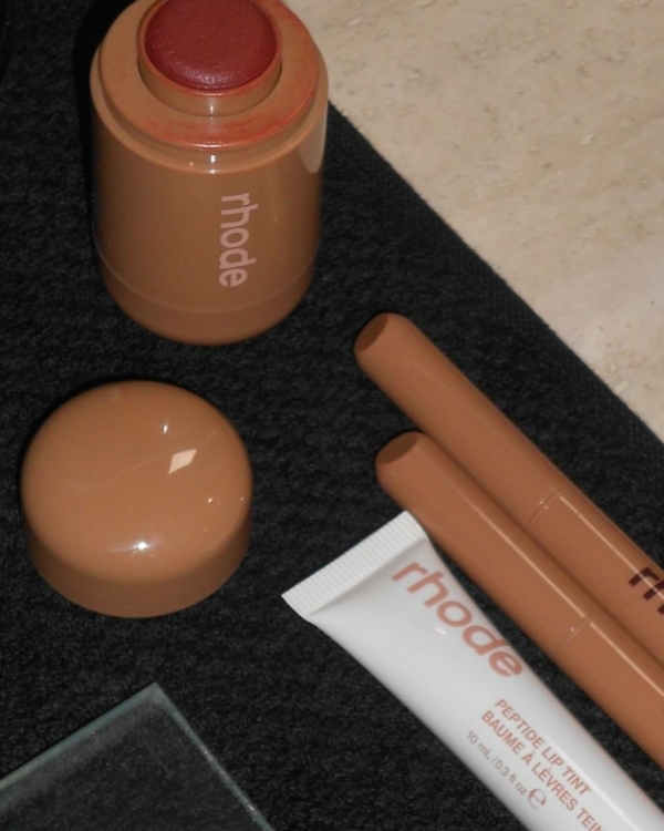 Mocha Mousse — цвет 2025 года по