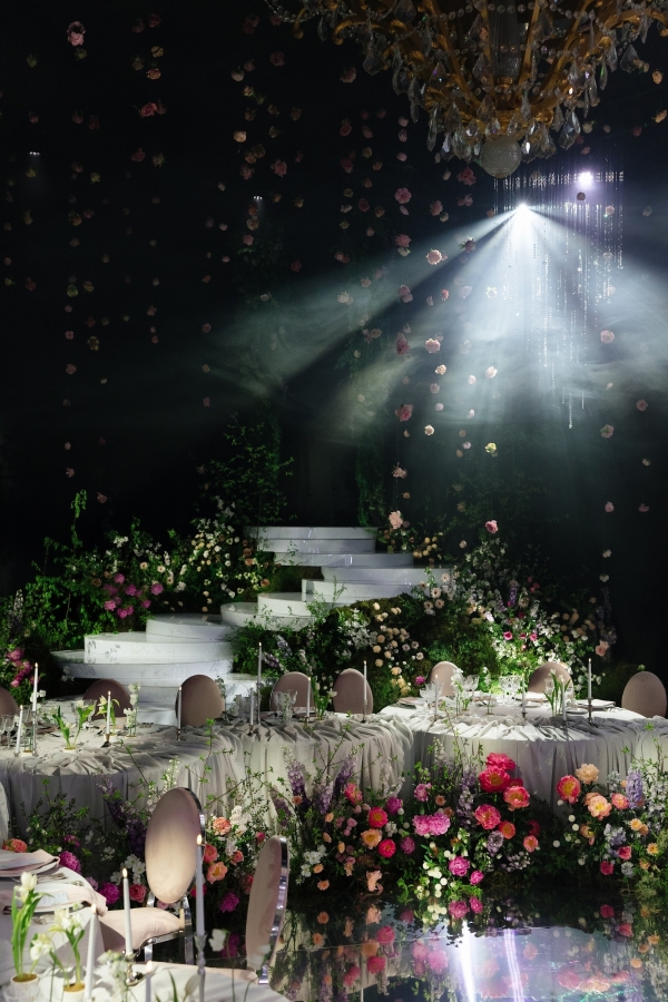 Метафорический сад во дворце Елисеевых: история декора,