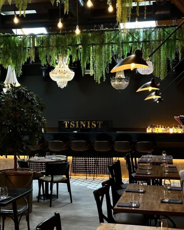 Пока часы двенадцать бьют. Новогодние программы 2025