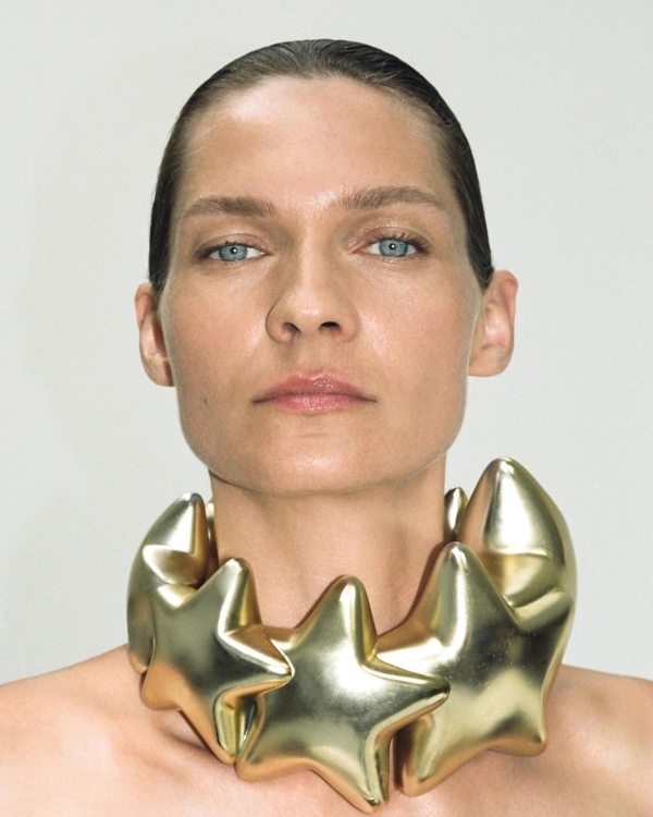 Добавим акцентов: 30 нарядных украшений, которые захочется