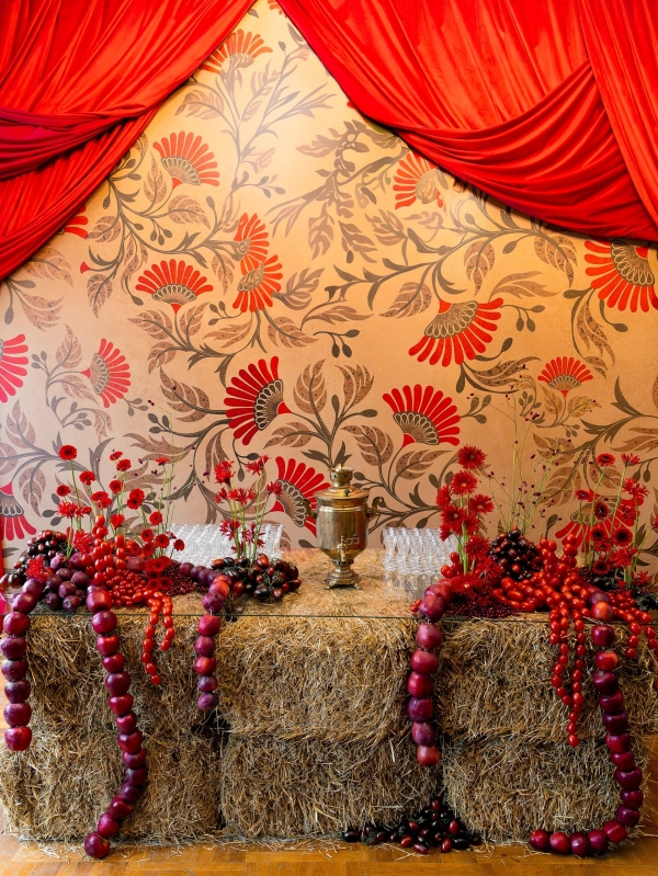 Тотальный красный, развалы урожая и лыковые косы: