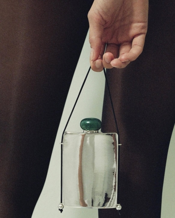 Блестящие, цветочные, стеклянные. 20 модных сумок для