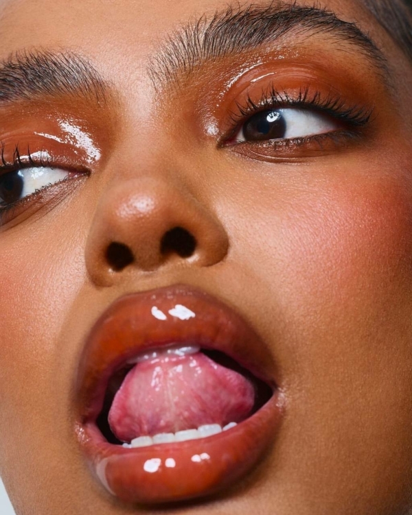 Mocha Mousse — цвет 2025 года по