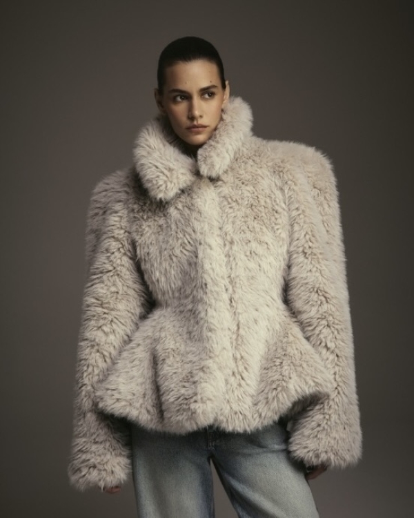 Что надеть со свадебным платьем зимой, чтобы