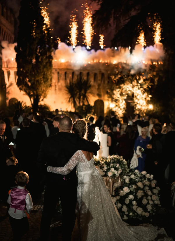 Конор Макгрегор опубликовал фото со свадьбы