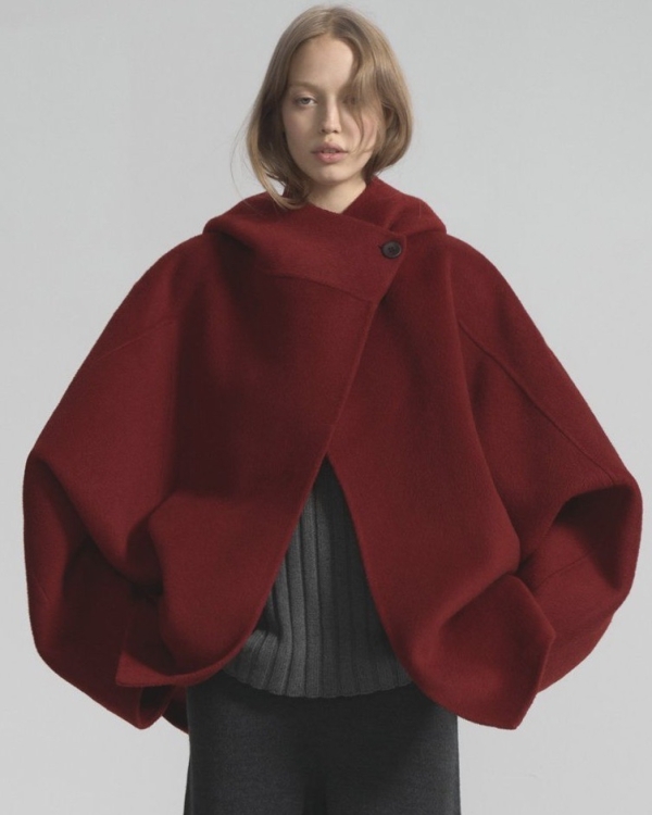 Не только белый: собираем гардероб в модных