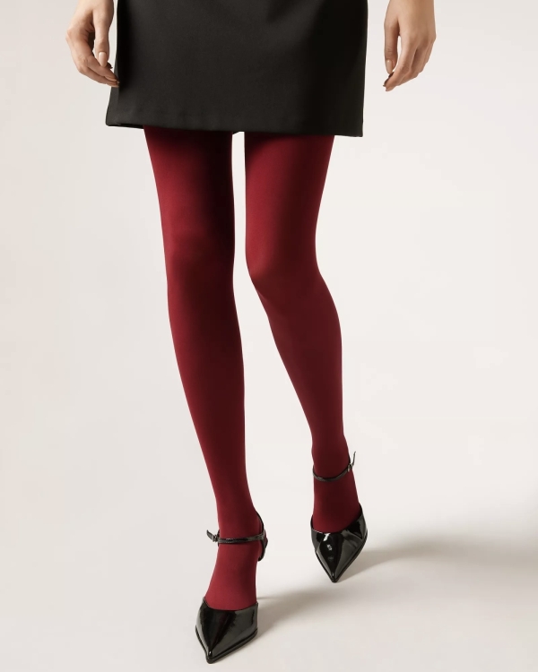 Не только белый: собираем гардероб в модных