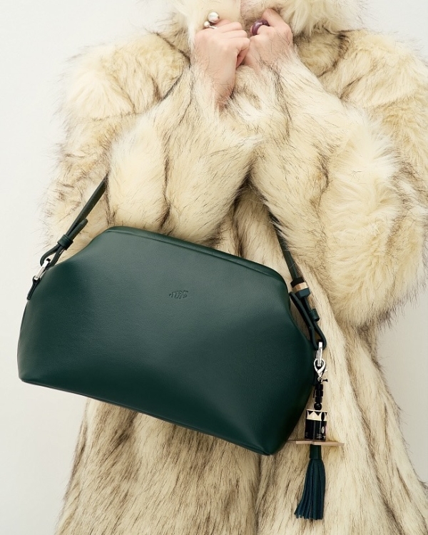 Идеальные для пуховика, красивые, большие. Это всё