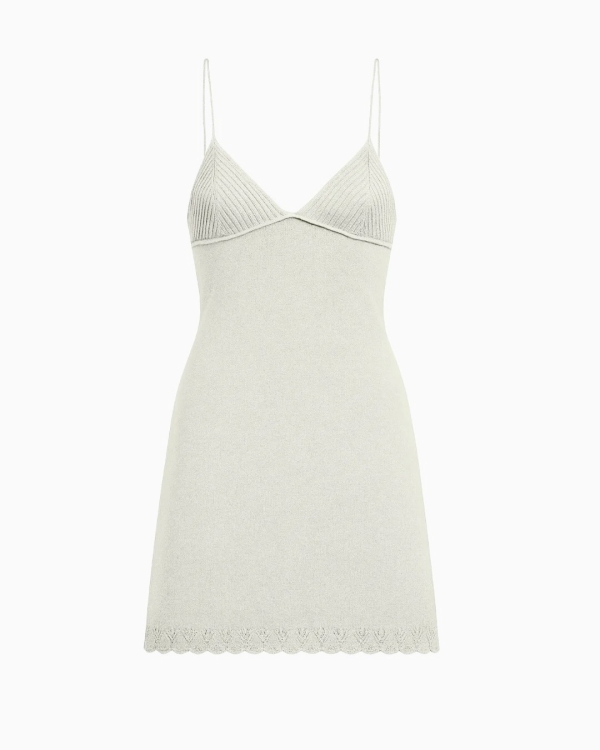 Пижамы, комбинации и даже корсеты. В чем