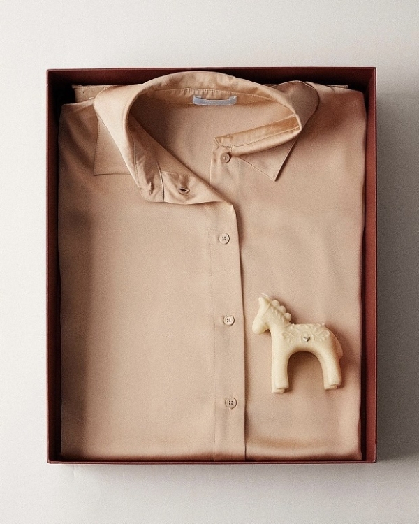 Пижамы, комбинации и даже корсеты. В чем