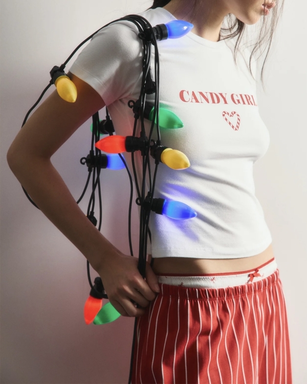 Пижамы, комбинации и даже корсеты. В чем