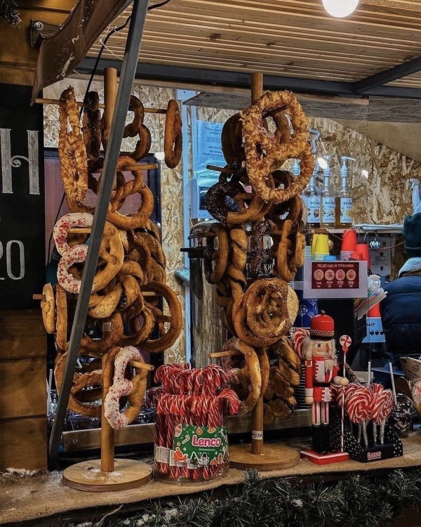 Праздник к нам приходит: новогодние ярмарки в