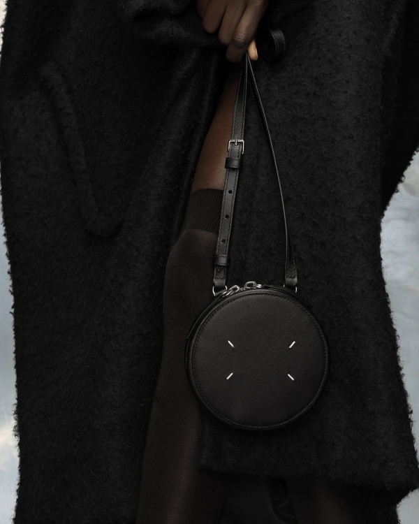 Идеальные для пуховика, красивые, большие. Это всё