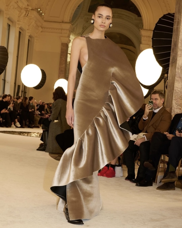 Сохраняем календарь Недели высокой моды 2026