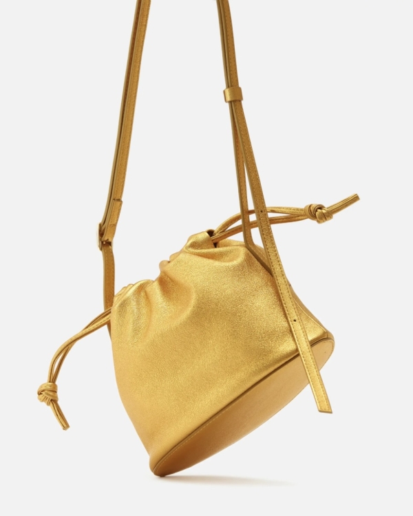 Золотой — еще один цвет Нового года