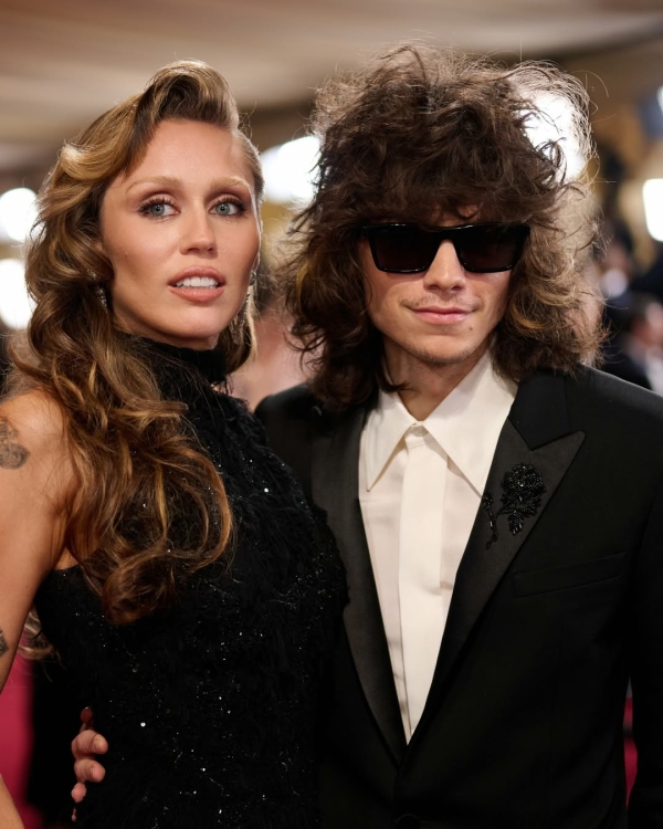 Майли Сайрус выходит замуж во второй раз