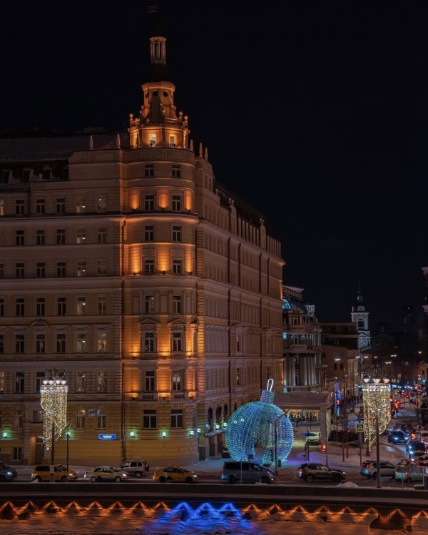 Новогодняя программа 2026 в лучших отелях Москвы