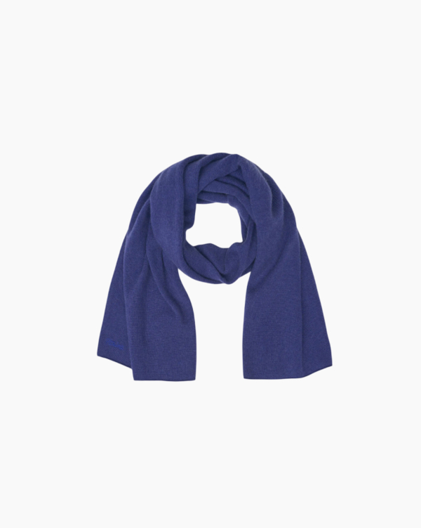 Не только белый: собираем гардероб в модных