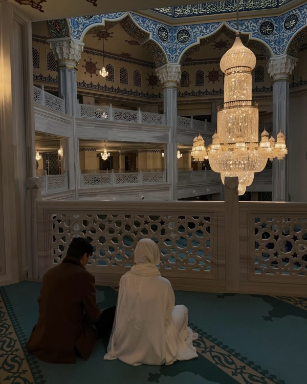 Певец Акмаль и Александра Куртова поженились