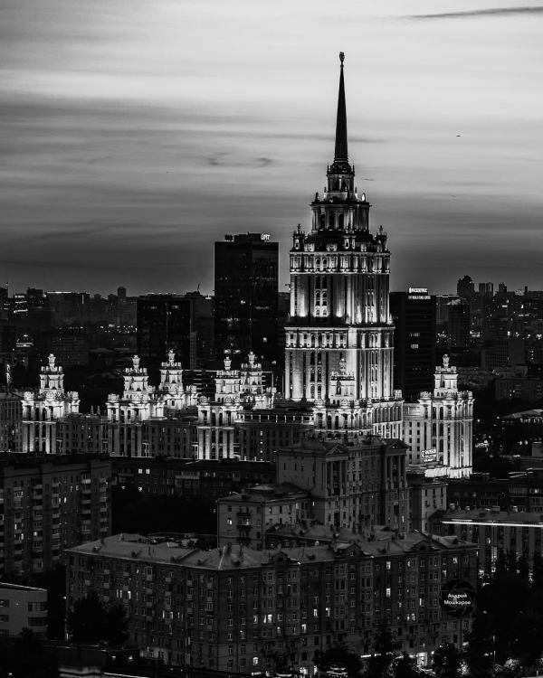 Новогодняя программа 2026 в лучших отелях Москвы