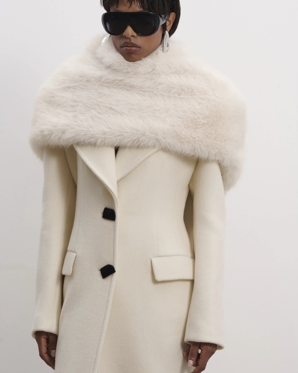 Что надеть со свадебным платьем зимой, чтобы