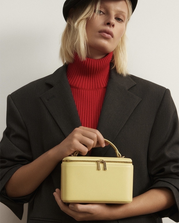 Не только белый: собираем гардероб в модных