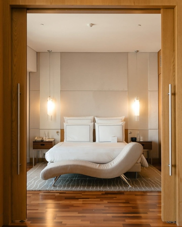 Новогодняя программа 2026 в лучших отелях Москвы