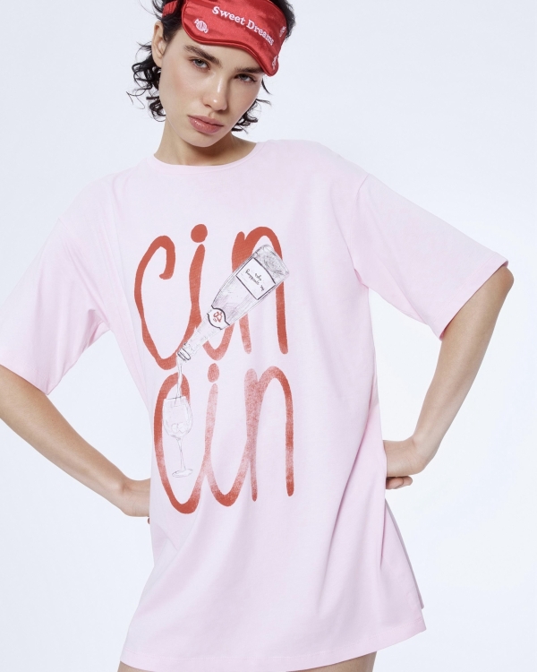 Пижамы, комбинации и даже корсеты. В чем