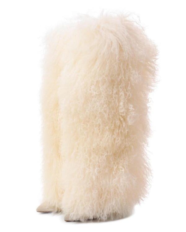 Нашли меховые туфли, сапоги и босоножки —