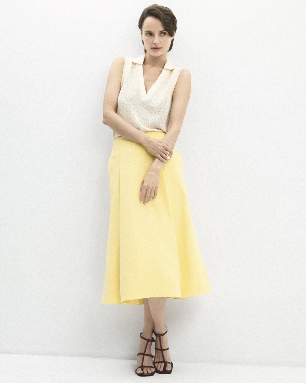 Не только белый: собираем гардероб в модных