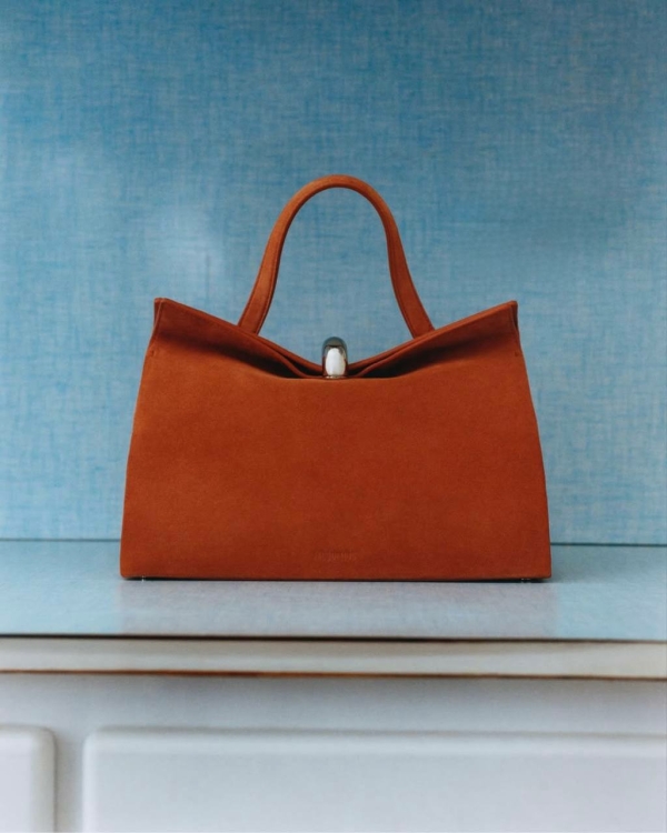 Какие цвета носить для привлечения денег, удачи