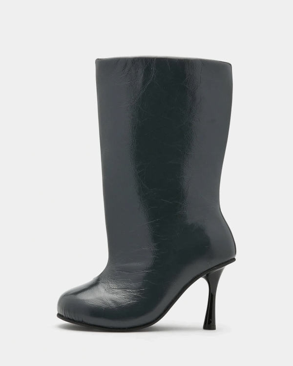 Дутая, похожая на чулки и ковбойская. Какую