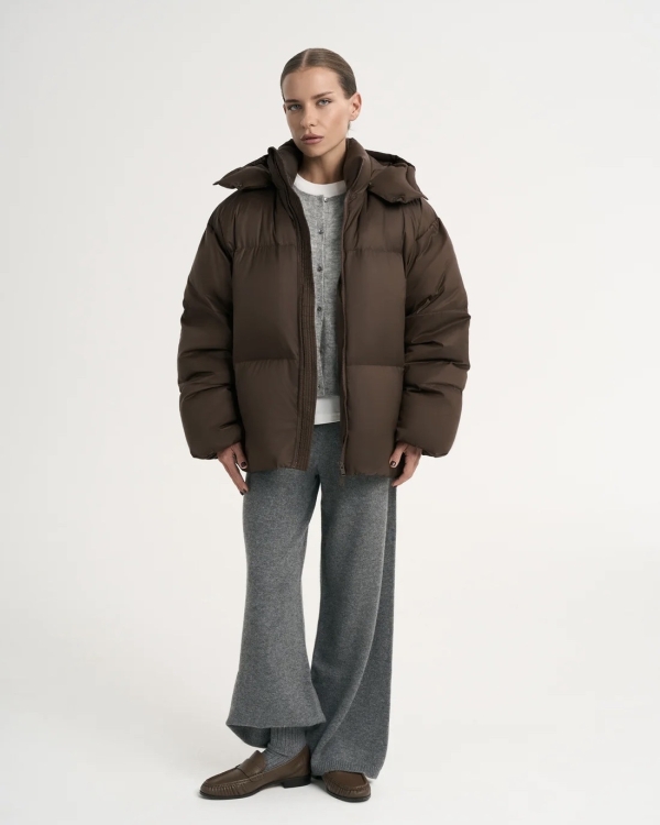 Не только белый: собираем гардероб в модных