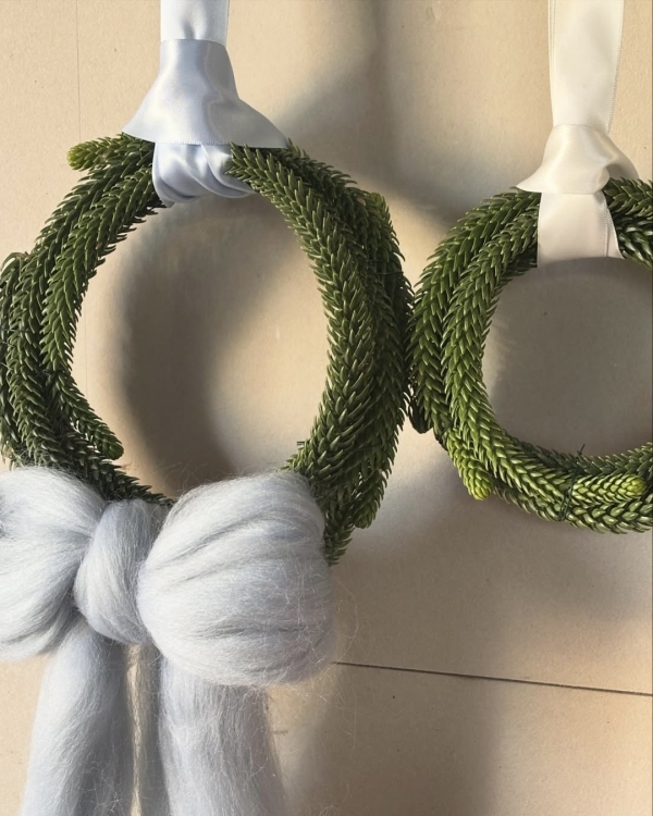 30 вдохновляющих референсов для новогоднего венка —