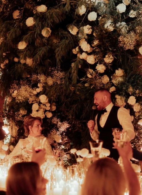 Конор Макгрегор опубликовал фото со свадьбы