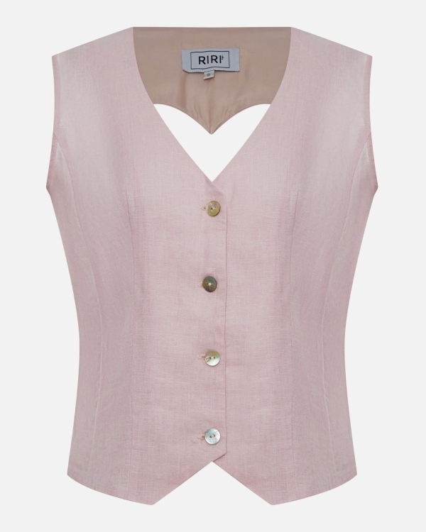 Не только белый: собираем гардероб в модных