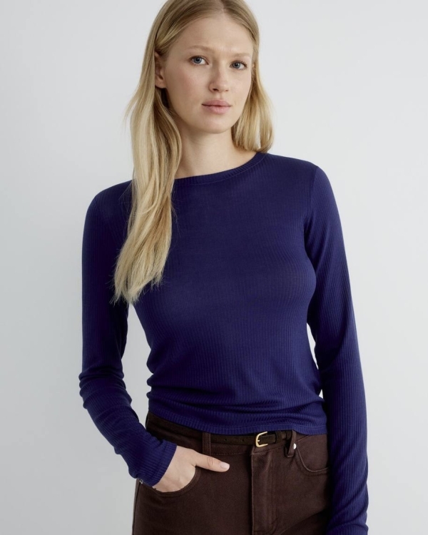 Не только белый: собираем гардероб в модных