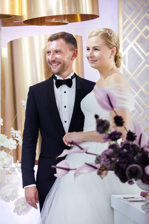 Свадьба в белоснежно-лавандовых оттенках