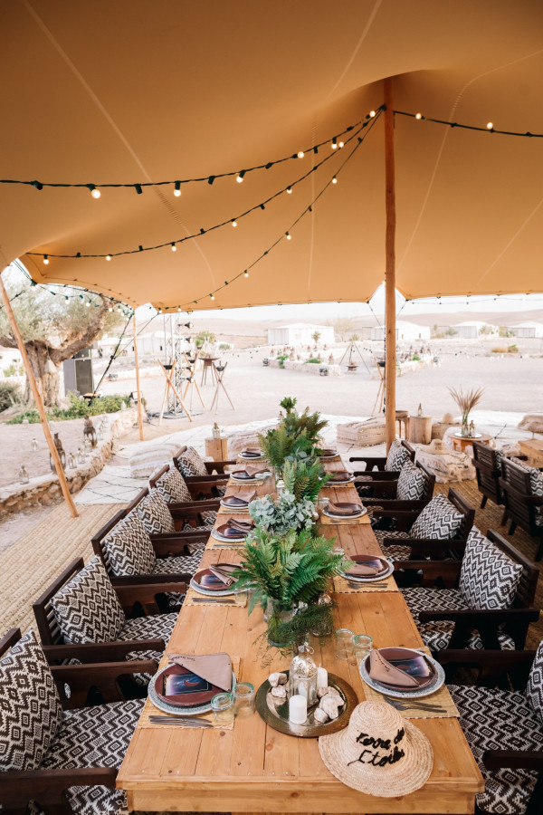 Предсвадебный ужин Дианы и Дениса в пустыне