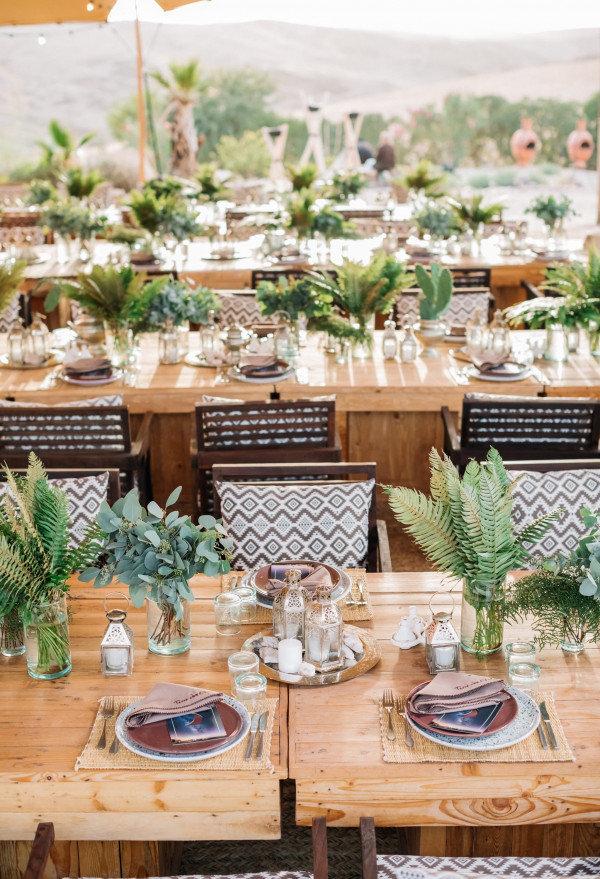 Предсвадебный ужин Дианы и Дениса в пустыне