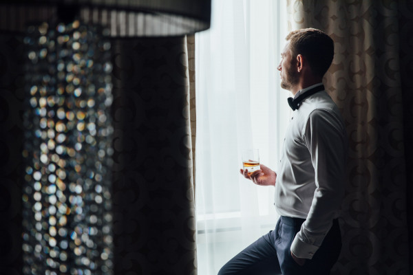 Свадьба в белоснежно-лавандовых оттенках