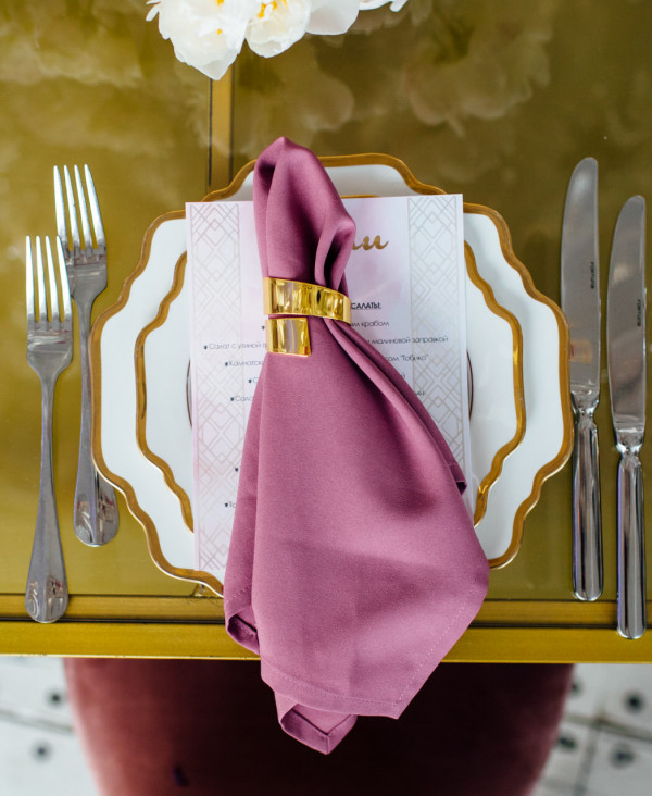 Свадьба в белоснежно-лавандовых оттенках