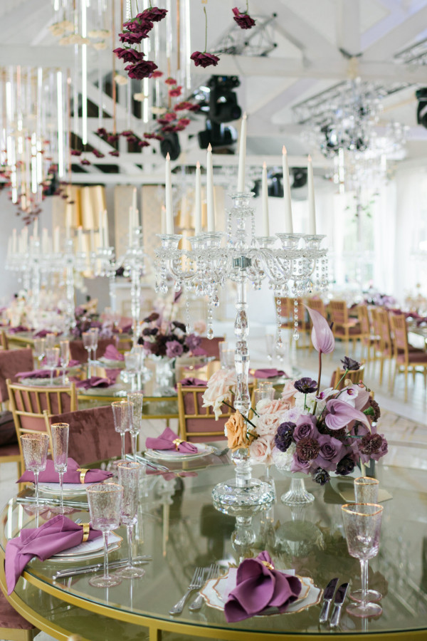 Свадьба в белоснежно-лавандовых оттенках