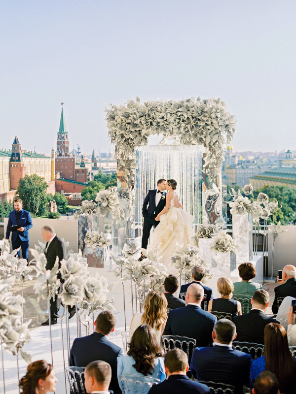 Солнечная свадьба с видом на Кремль