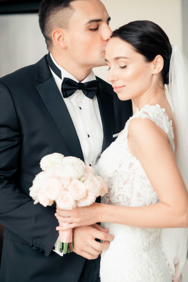 Нежная свадьба в загородном ресторане